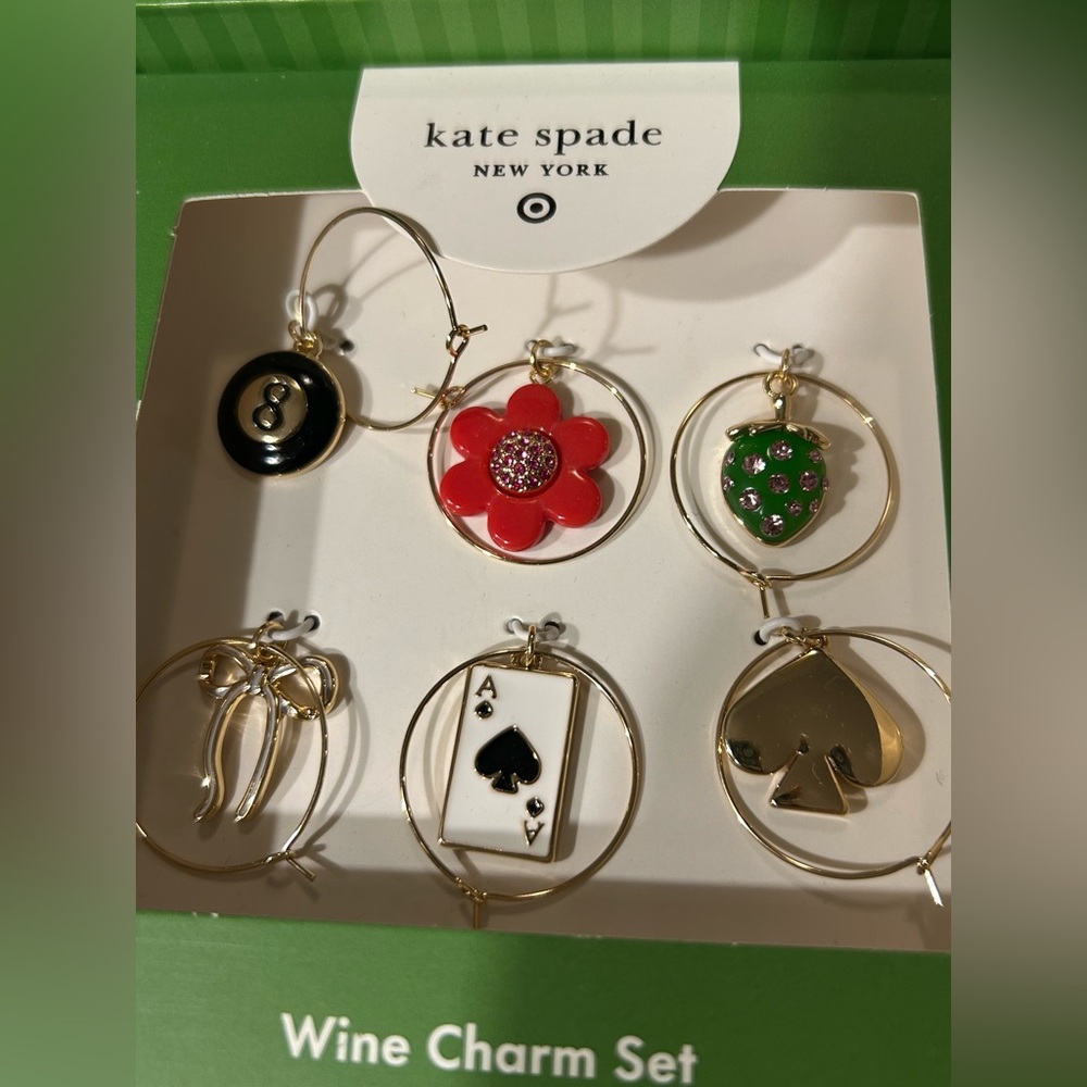 NEW IN BOX KATE SPADE WINE CHARM SET. GREAT HOSTESS GIFT